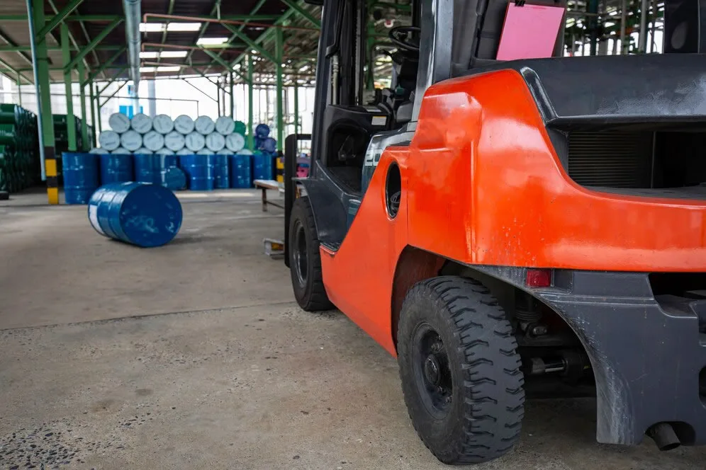 Forklift Servis Anlaşmasının Önemi: Üretiminizi Koruyun, Maliyetlerinizi Düşürün