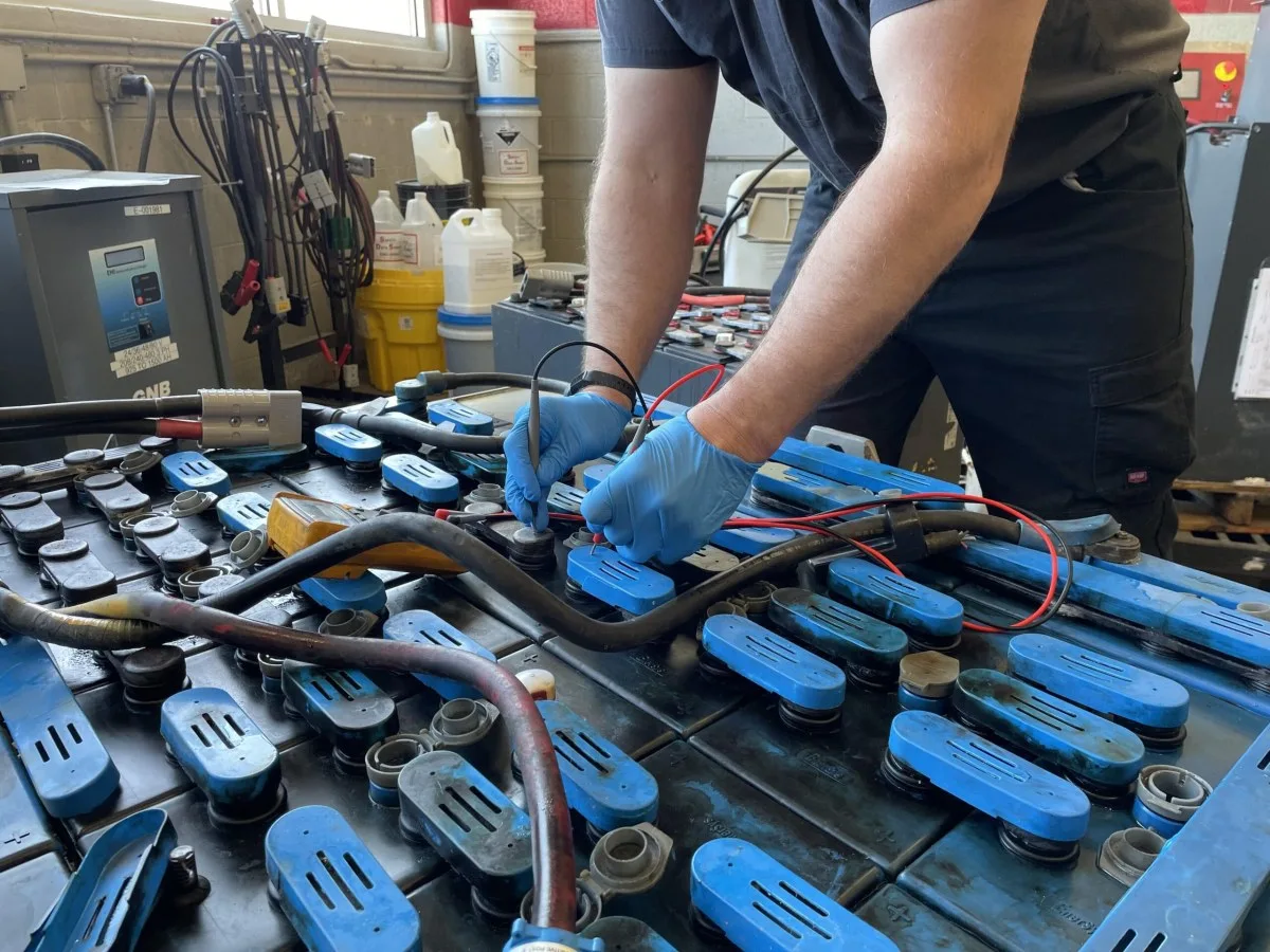 İstif Makinesi Servis Ücretleri Güncel Fiyat Listesi 2 2026’da İstif Makinesi Servis Ücretleri: Fiyat Aralığı ve Detayları