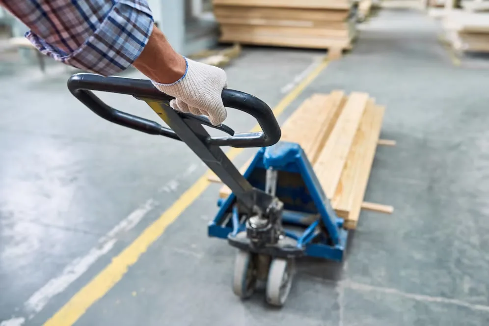 Lojistik Merkezlerinde Forklift Trafiği