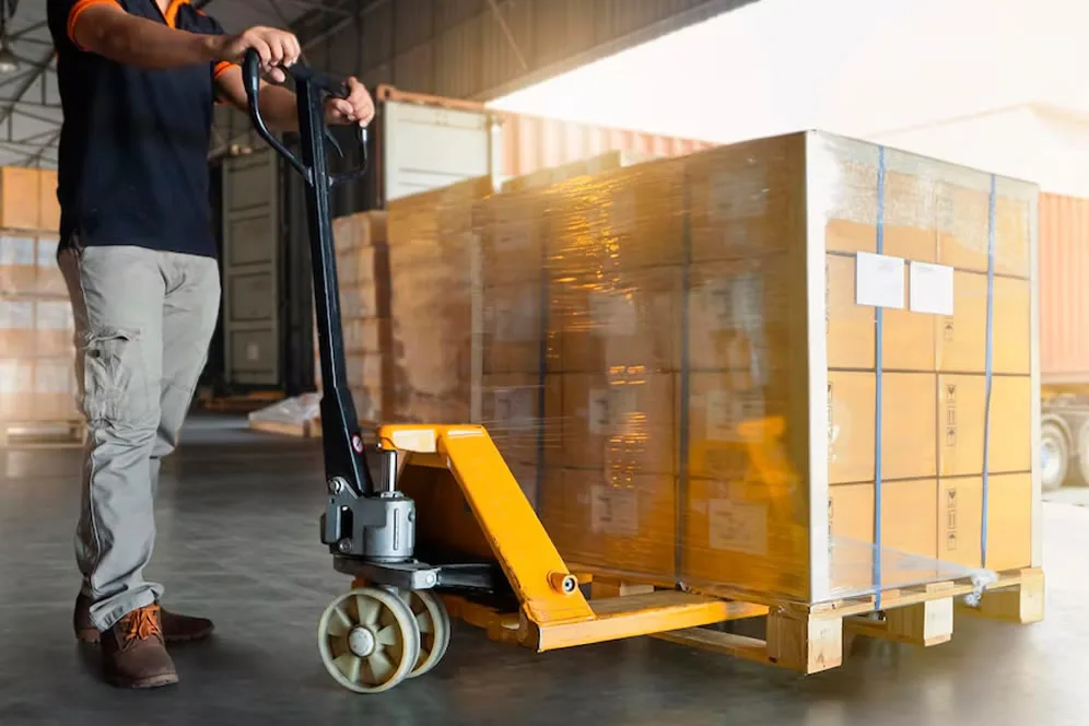 Yüksek Raf Sistemlerinde Forklift Kamera Sisteminin Önemi