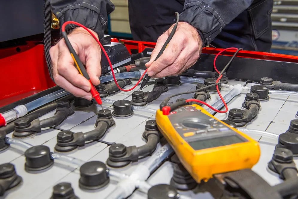Akü Yoğunluk Ölçümü (Bomemetre) ile Forklift Akü Sağlığı Tespiti
